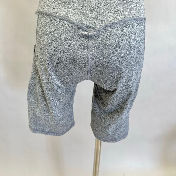 Zobha gray space dye twist crop top and biker short set Size Medium - Picture 14 of 16